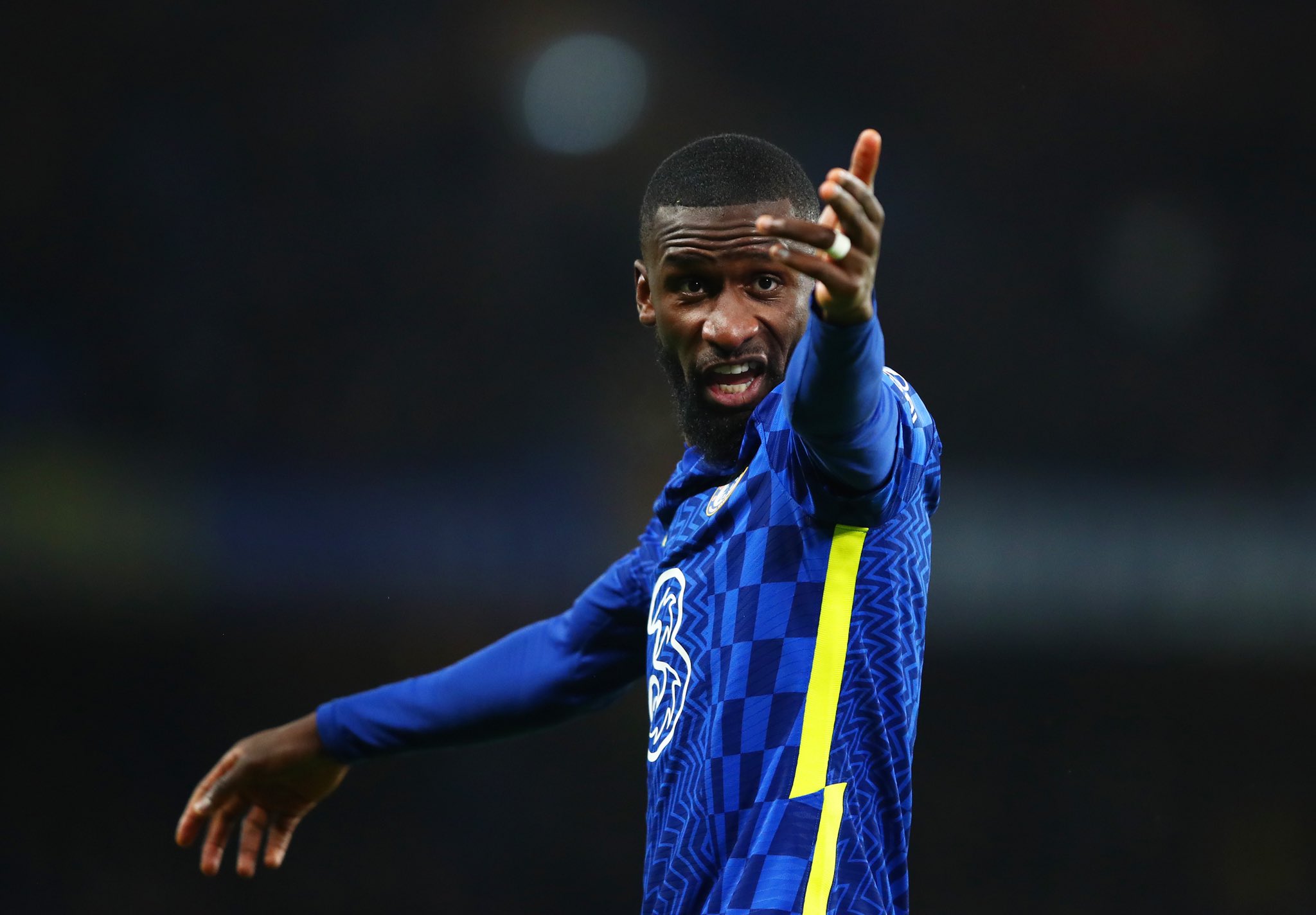 Manchester United Pengin Bajak Rudiger dari Chelsea