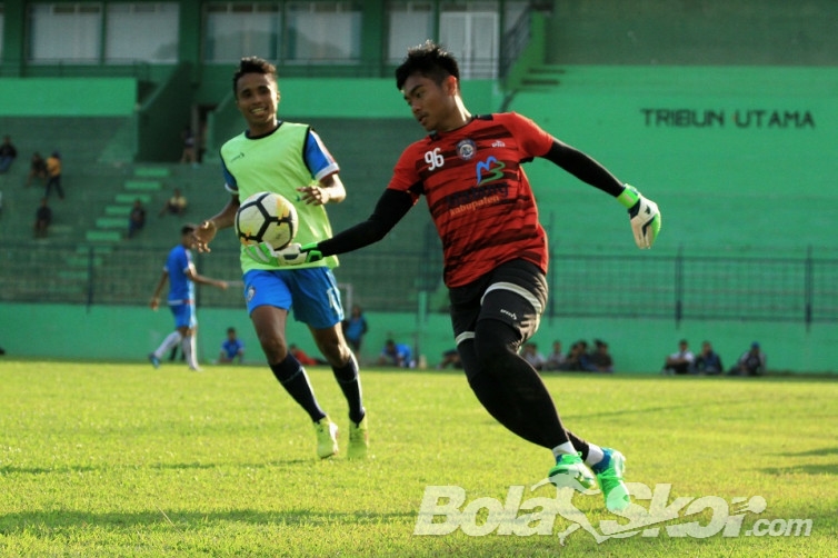 Satu Posisi Kiper Persik Kediri Tetap Dihuni Kurniawan Kartika Ajie