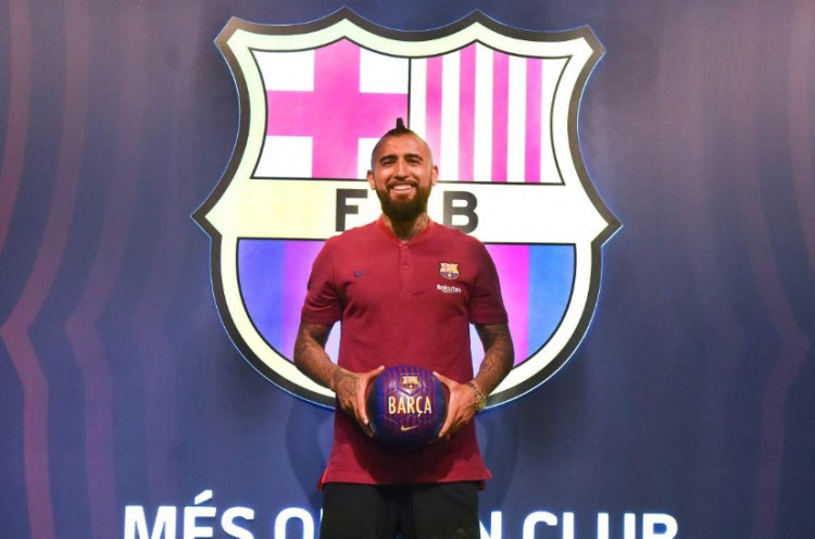 Arturo Vidal Janjikan Komitmen 100% untuk Barcelona