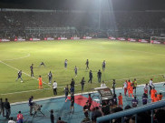 Panpel Arema FC Akui Melubernya Penonton Sampai Sentel Ban di Luar Prediksi