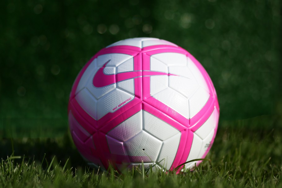 Liga Brasil Rilis Bola Spesial untuk Perangi Kanker Payudara
