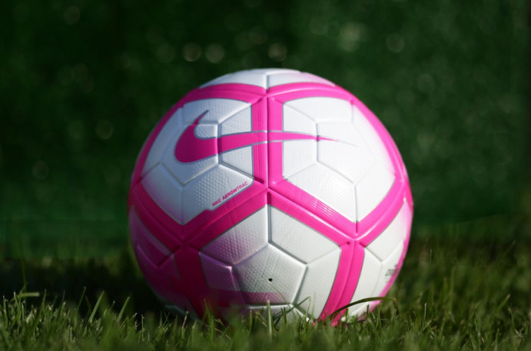 Liga Brasil Rilis Bola Spesial untuk Perangi Kanker Payudara