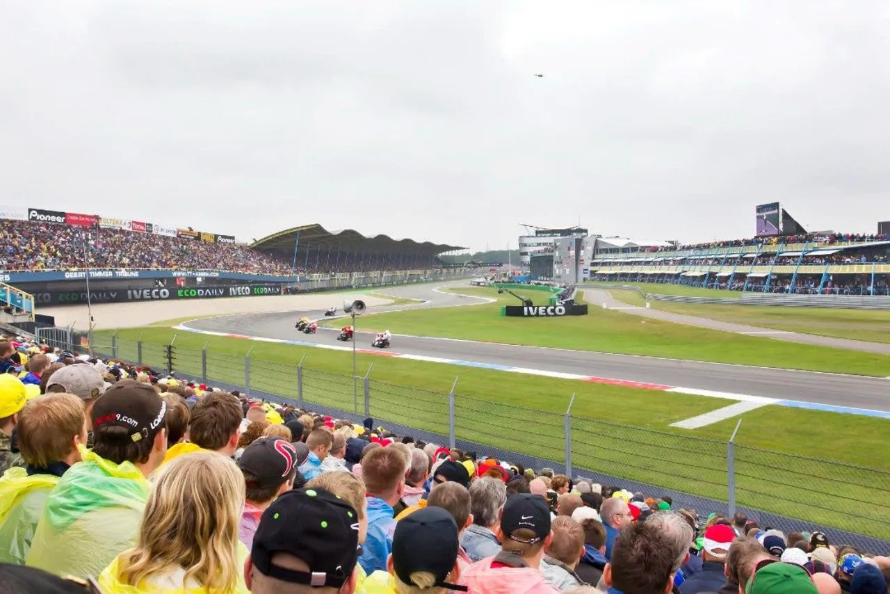 Kilas Balik MotoGP Belanda: Lintasan Balap Melewati Beberapa Gereja hingga Perseteruan Perdana Rossi-Marquez