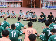 Lesehan, CEO Persebaya dan Bonek Motivasi Pemain Jelang Hadapi Persija