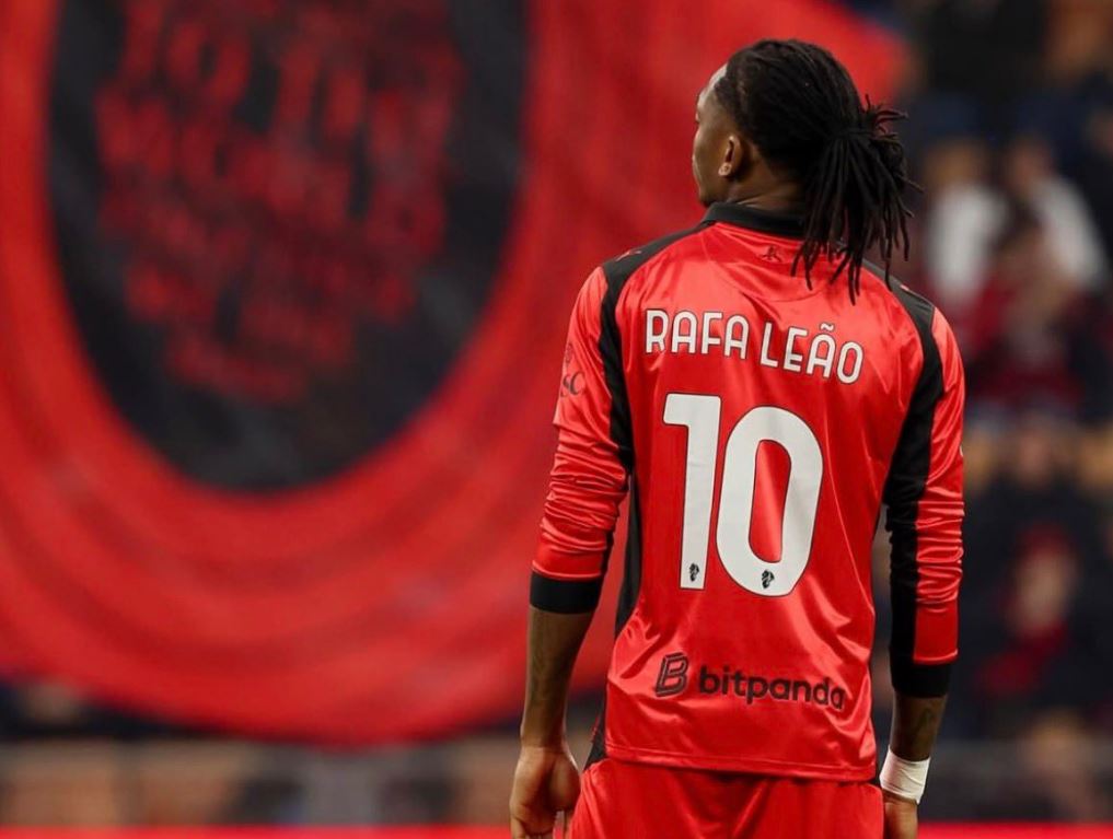 Emosional, Rafael Leao Pamit Tinggalkan AC Milan