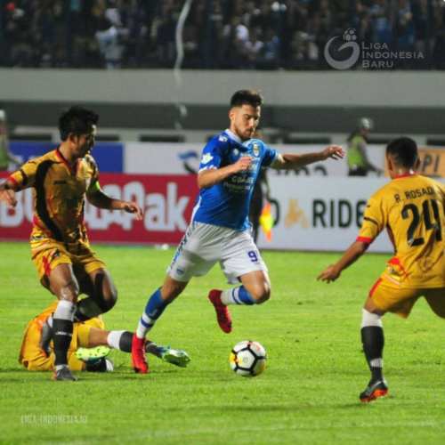 Persib Bandung 2-0 Mitra Kukar: Bauman Cetak Gol Debut, Pangeran Biru Geser Persija