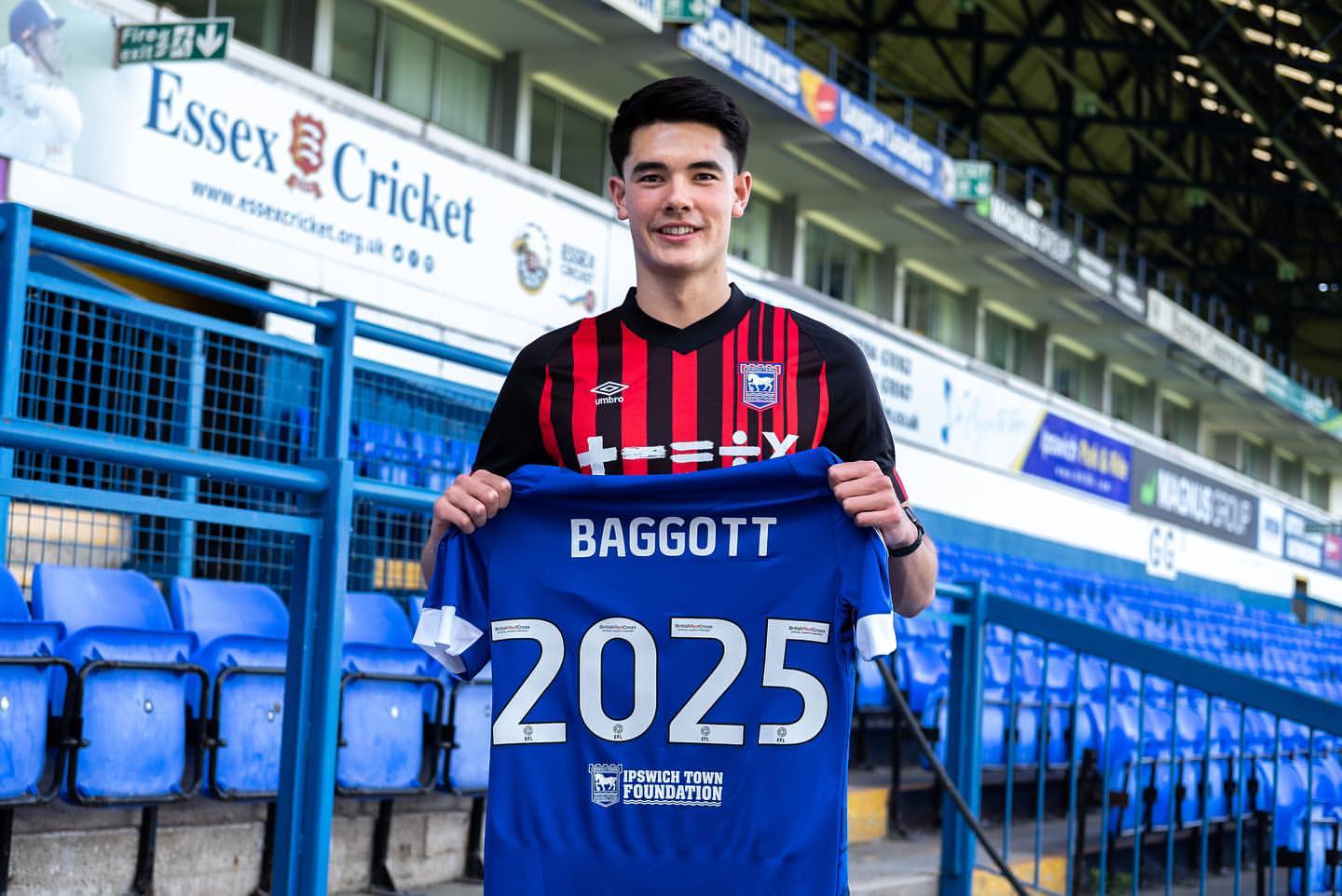 Elkan Baggott Perpanjang Kontrak Tiga Tahun di Ipswich Town