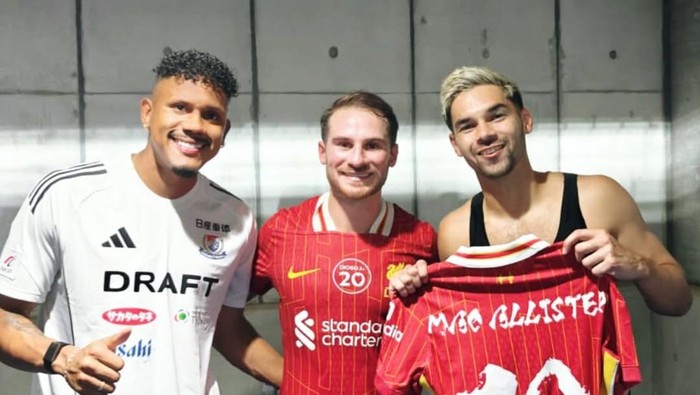 Ketika Mac Allister Minta Tukeran Jersey dengan Sandy Walsh