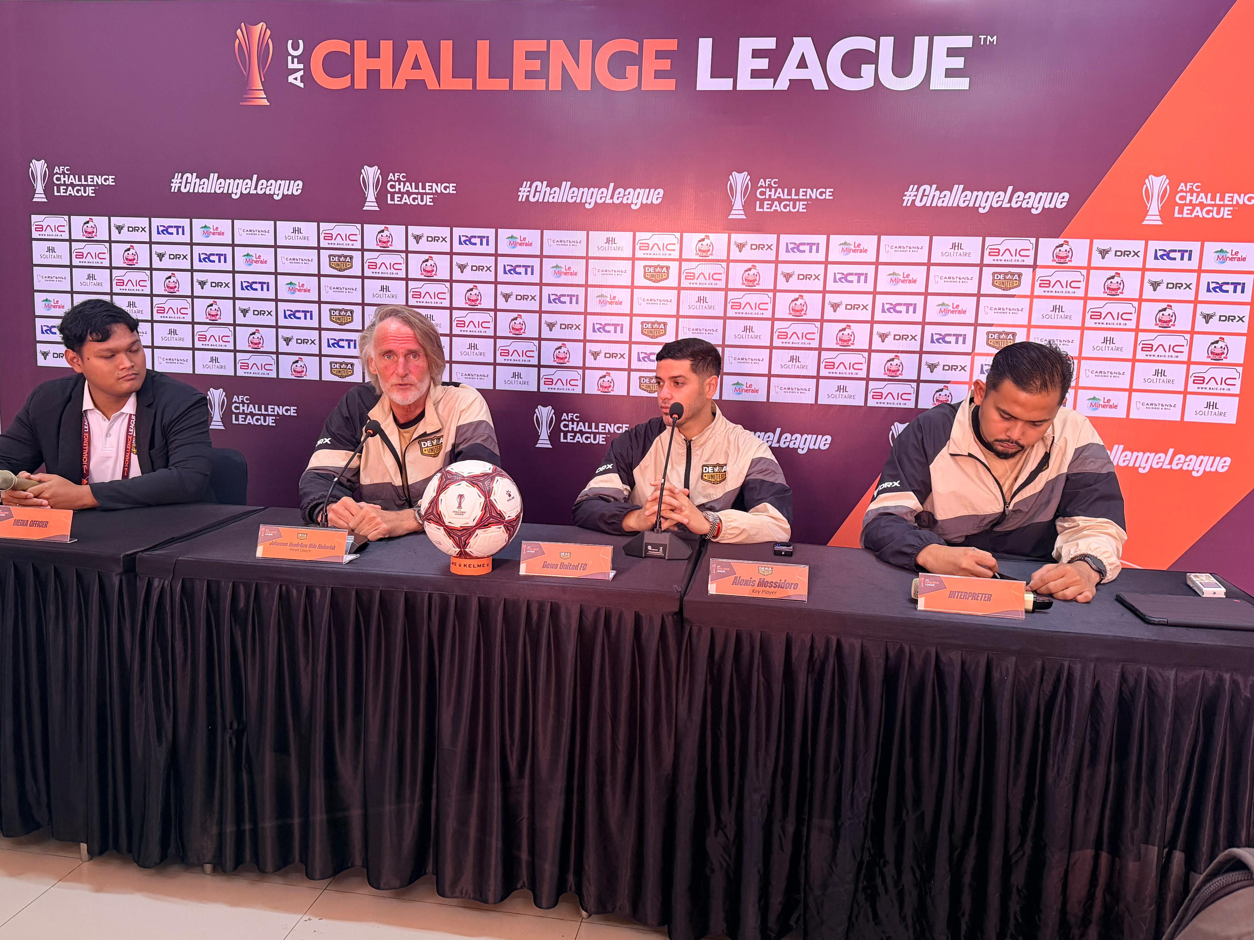 Singgung Liverpool, Jan Olde Yakin Dewa United Comeback dari Manila Digger