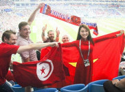 Mantan Peserta Kontes Kecantikan Kibarkan Bendera Vietnam pada Piala Dunia 2018
