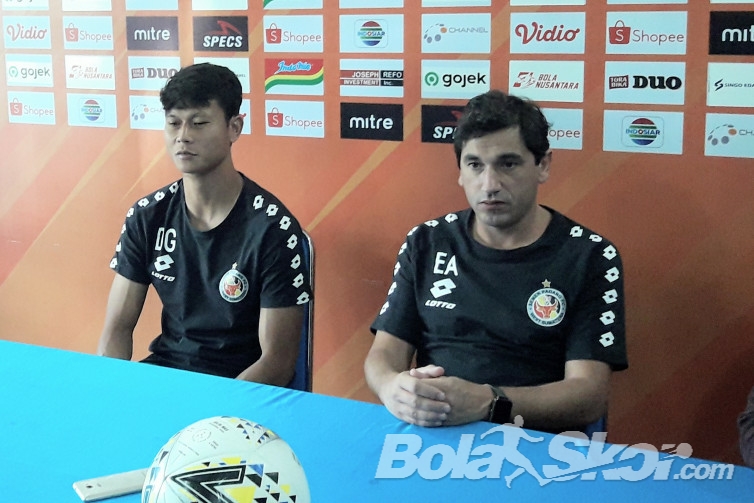 Eduardo Almeida Resmi Jadi Pelatih Arema FC