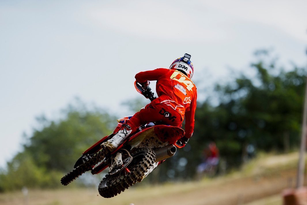 Jatuh saat Ikut Kejuaraan Motocross, Andrea Dovizioso Dilarikan ke Rumah Sakit