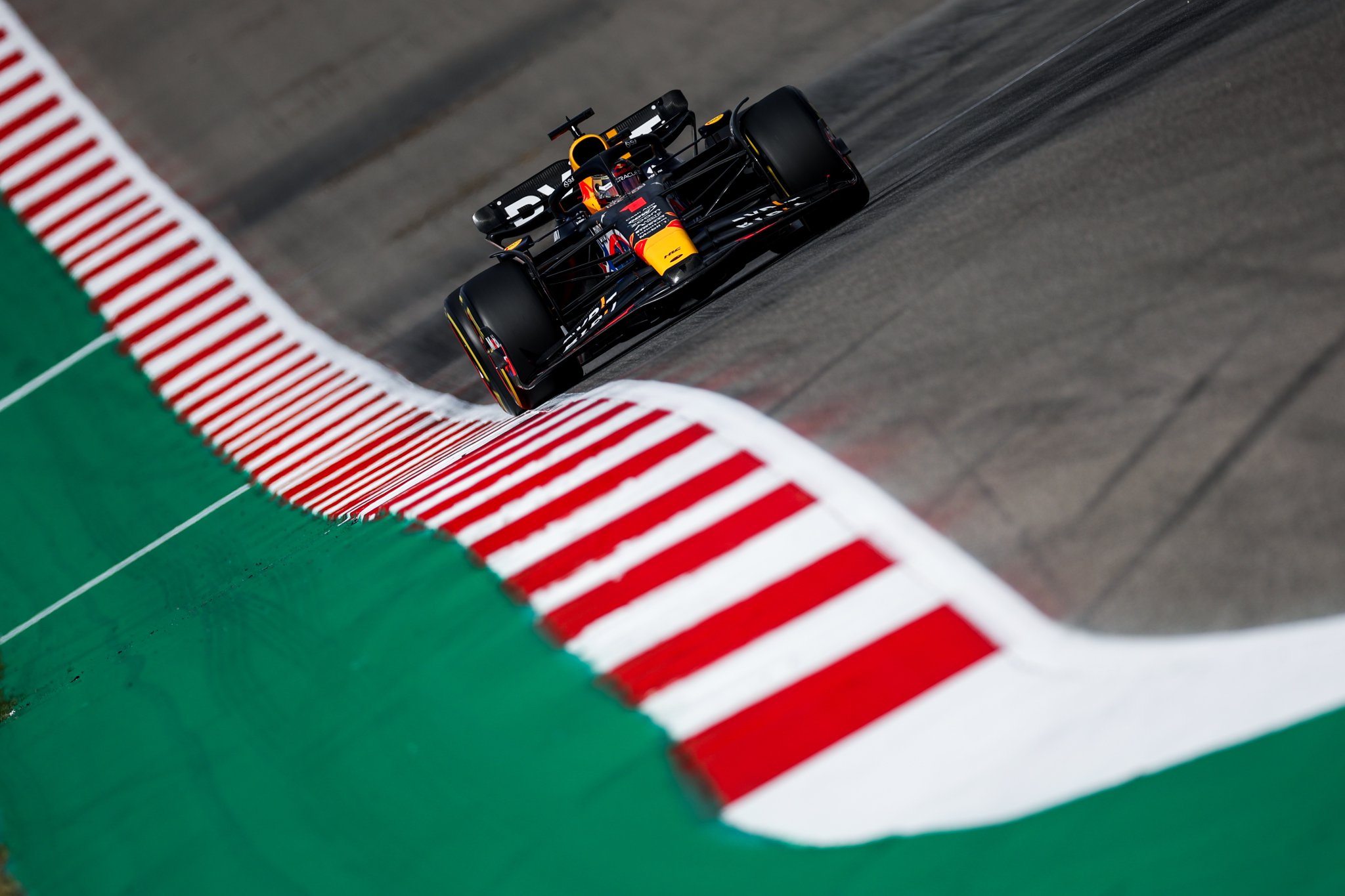 Sprint Race GP Amerika: Verstappen Sukses Rebut Kemenangan