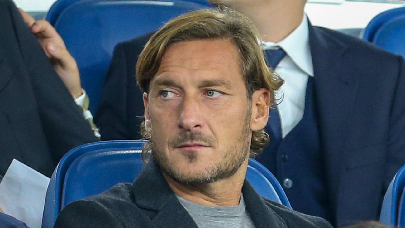 Cepat atau Lambat, Francesco Totti Bakal Kembali ke Roma