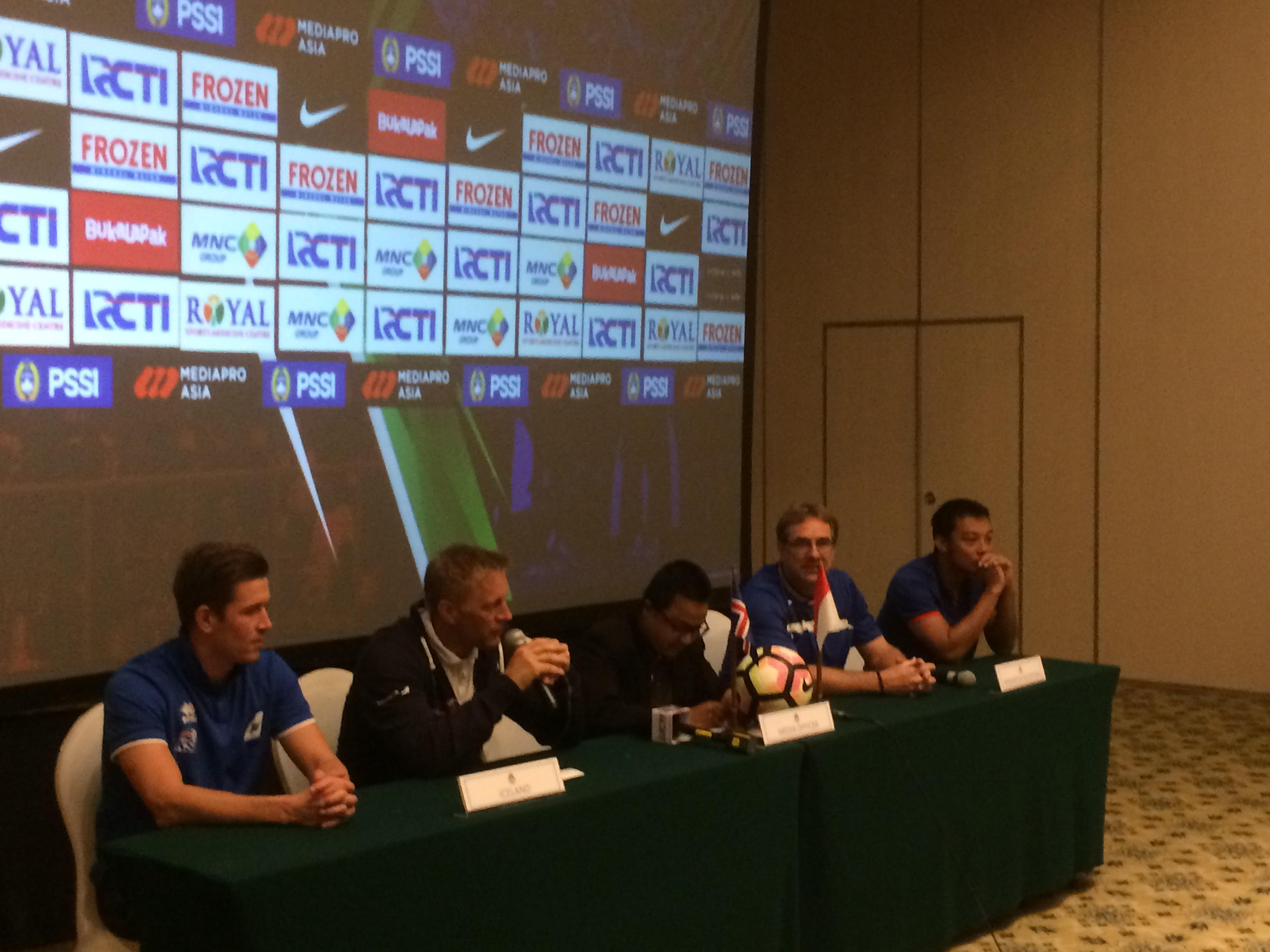Alasan Pelatih Islandia Tidak Mau Bicara soal Sepak Bola Indonesia
