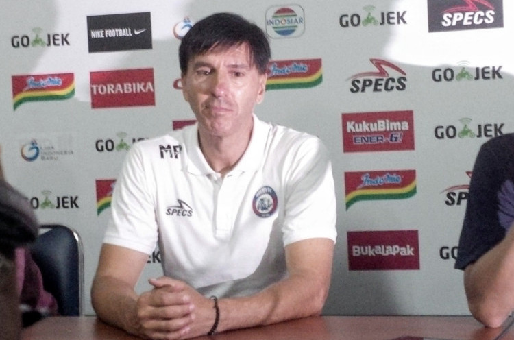 Tidak Dapat Perpanjangan Kontrak, Milan Petrovic Resmi Berpisah dengan Arema FC