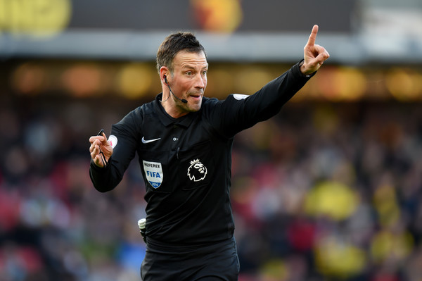 Mark Clattenburg Raih Penghargaan Wasit Terbaik Dunia 2016