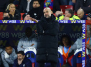 Man City Terpeleset, Guardiola Salahkan Lapangan