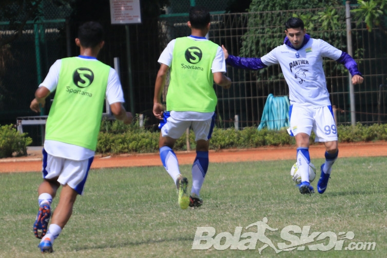 Persib Bikin Sriwijaya FC Gigit Jari soal Esteban Vizcarra