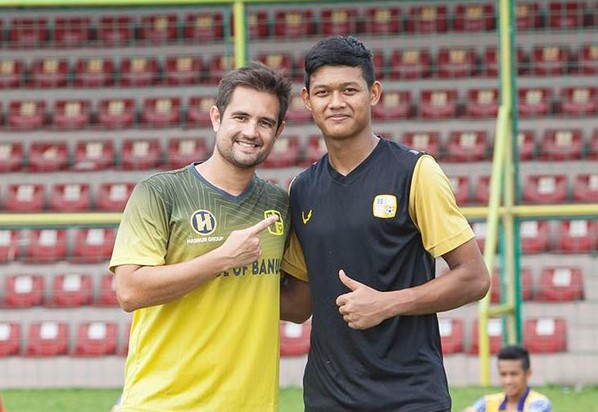 Penjaga Gawang Barito Putera Tak Sabar Hadapi Penyerang Tajam di Liga 1 2020