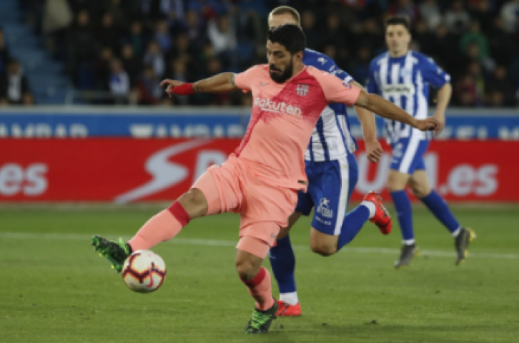 Alaves 0-2 Barcelona: Luis Suarez Semakin Rajin Cetak Gol dari Titik Putih