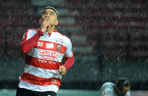 Madura United Kontra Persipura Jayapura Berakhir Tanpa Gol