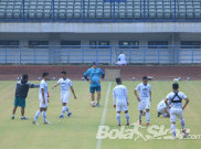 Robert Rene Alberts Ragu terkait Starting XI Persib Hadapi Madura United
