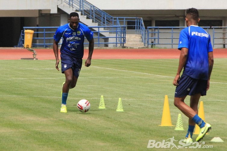 Dua Pemain Penting Persib Bandung Cedera Jelang Lanjutan Liga 1 2020