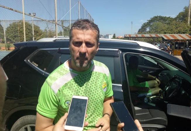 Radovic Ingin Persib Bandung Berhadapan dengan Barcelona