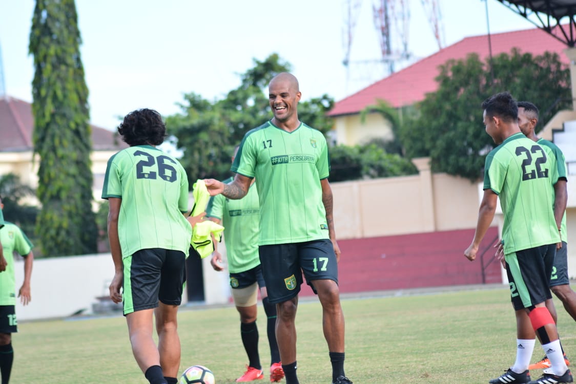 Hadapi Bali United, Persebaya Benahi Koordinasi Bola Atas