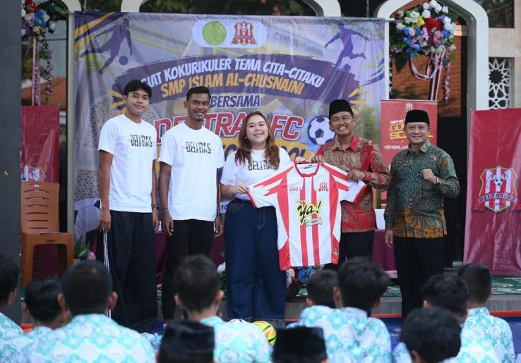 Melalui Program Goes to School, Deltras FC Buka Jalan Pembinaan Talenta Muda Sidoarjo
