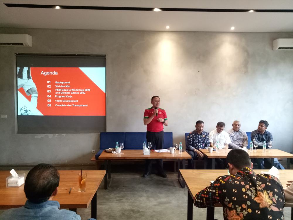 Pelaku Sepak Bola Jabar Beri Bekal Iwan Bule Sebelum Ramaikan Bursa Calon Ketum PSSI