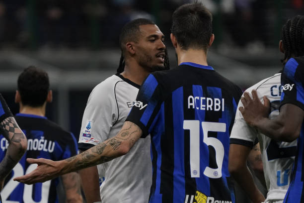 Francesco Acerbi Bantah Bertindak Rasis kepada Juan Jesus