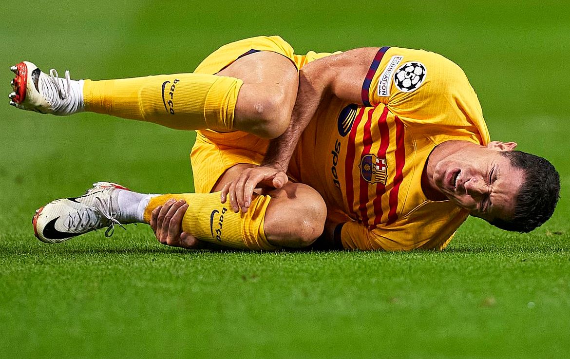 Cedera, Robert Lewandowski Berpotensi Absen di El Clasico