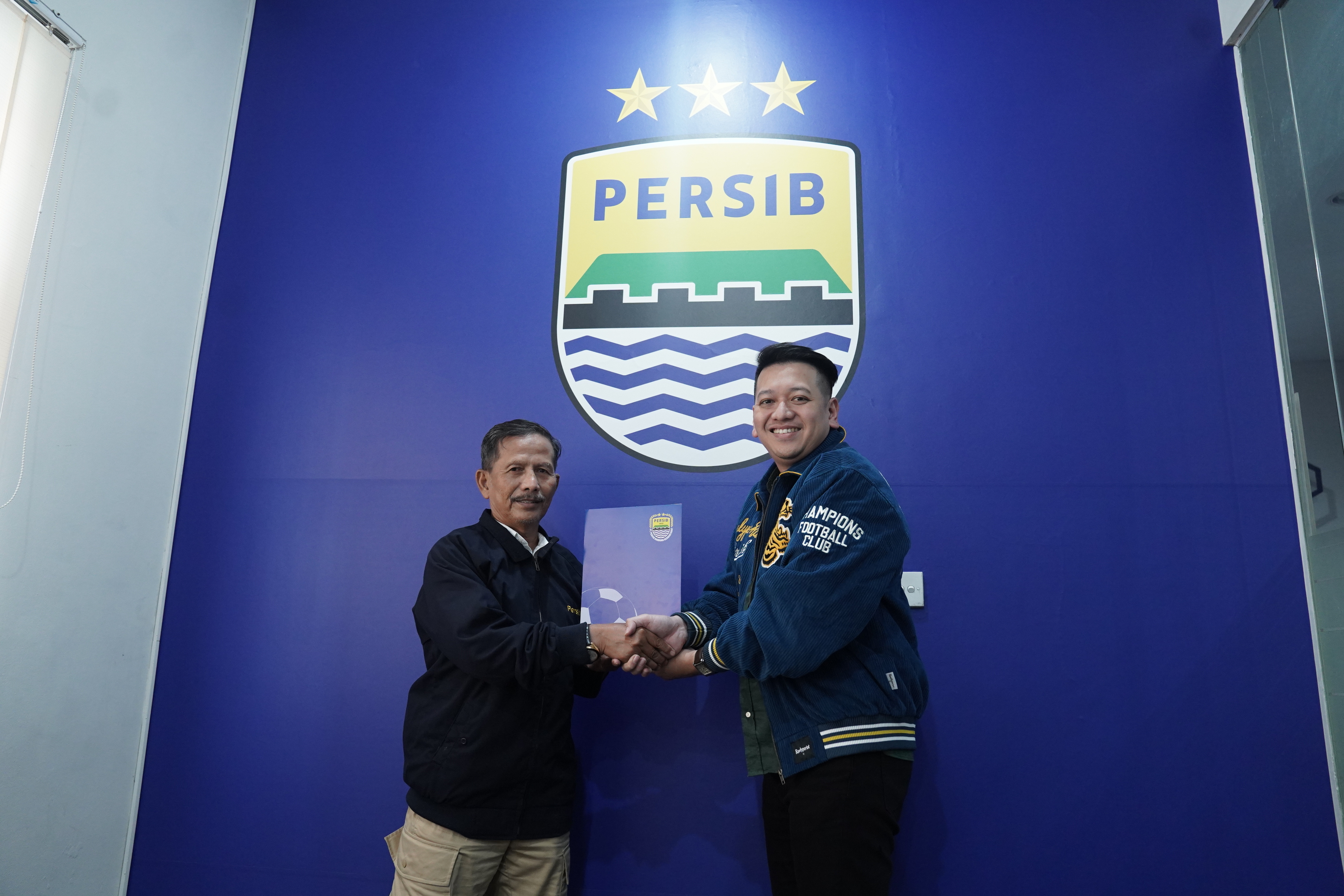Penjelasan Manajemen Persib soal Tugas Djadjang Nurdjaman sebagai Dirtek