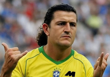 Kocak, Bruno Fernandes Unggah Foto Harry Maguire Jadi Pemain Timnas Brasil