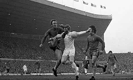 Menggunakan Mesin Waktu Menjelajahi Sejarah Rivalitas Chelsea Vs Leeds United