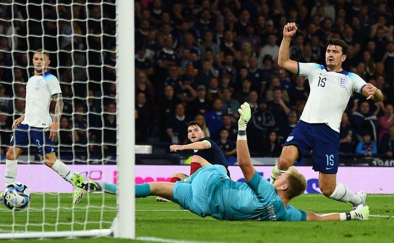 Aaron Ramsdale: Suatu Kehormatan Bermain dengan Harry Maguire