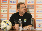 Skuat Persib Alami Penurunan, Robert Alberts Singgung Gaji Pemain 25 Persen