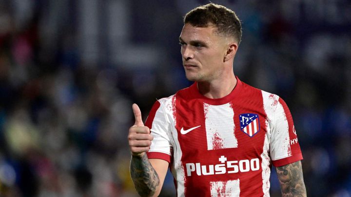 Salip Man United, Newcastle Terdepan dalam Perburuan Trippier