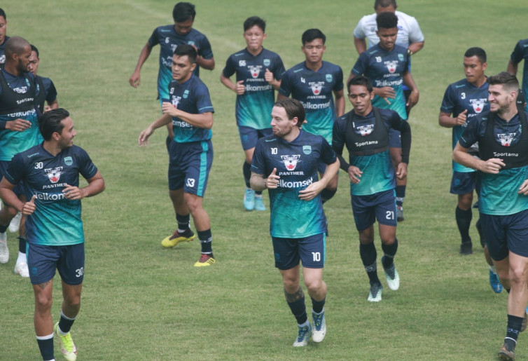 Luis Milla Cabut, Program Latihannya di Persib Diubah