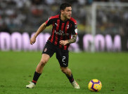 Real Madrid Lirik Pemain Belakang AC Milan
