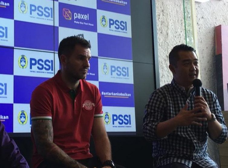 Simon McMenemy Mengaku Memiliki Tantangan Ketika Timnas Indonesia Bermain di Stadion Bukit Jalil