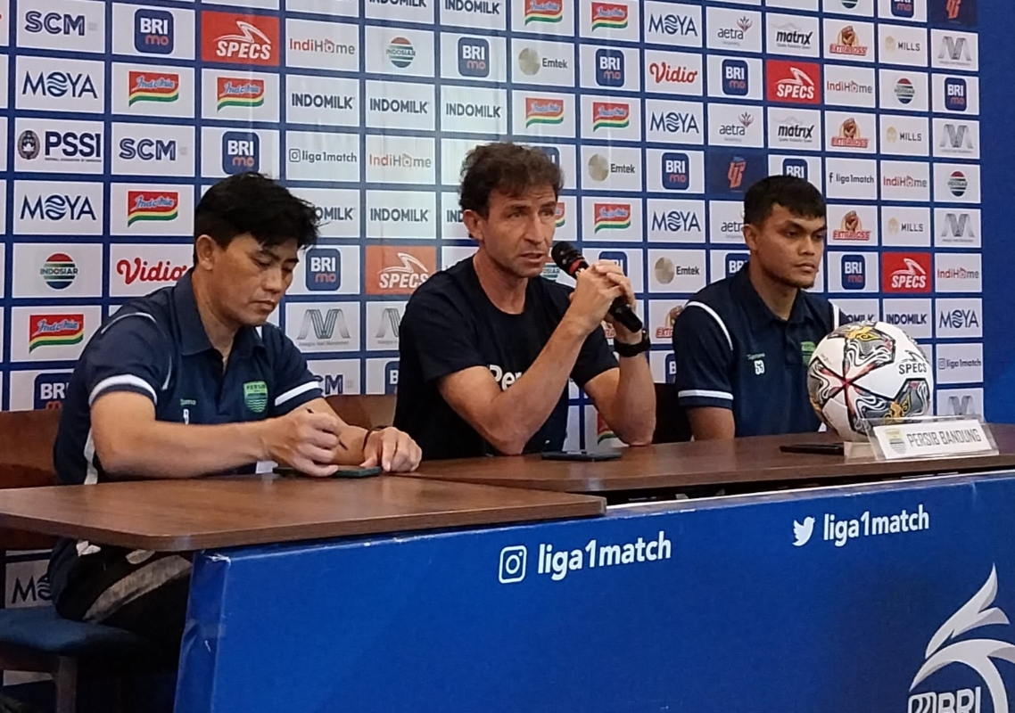 Dibantai Persita, Luis Milla Sebut Laga Terburuk bagi Persib Bandung