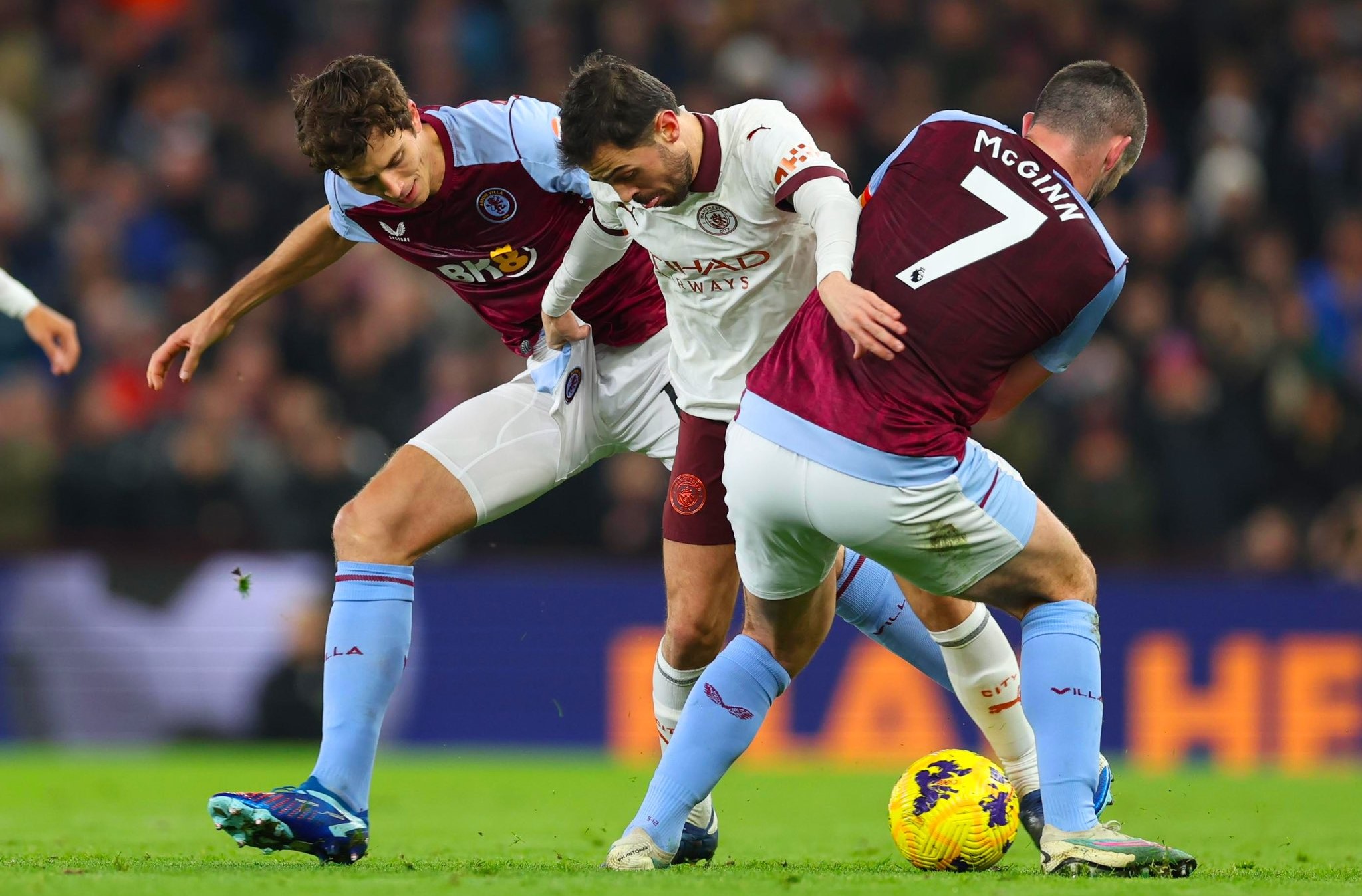 Ketika Aston Villa Bikin Manchester City Hanya Lepaskan Dua Tembakan