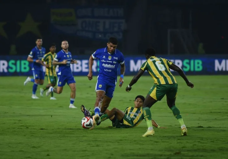 Bojan Hodak Sorot Dua Hal Ini Usai Persib Hanya Menang Tipis atas PSBS Biak