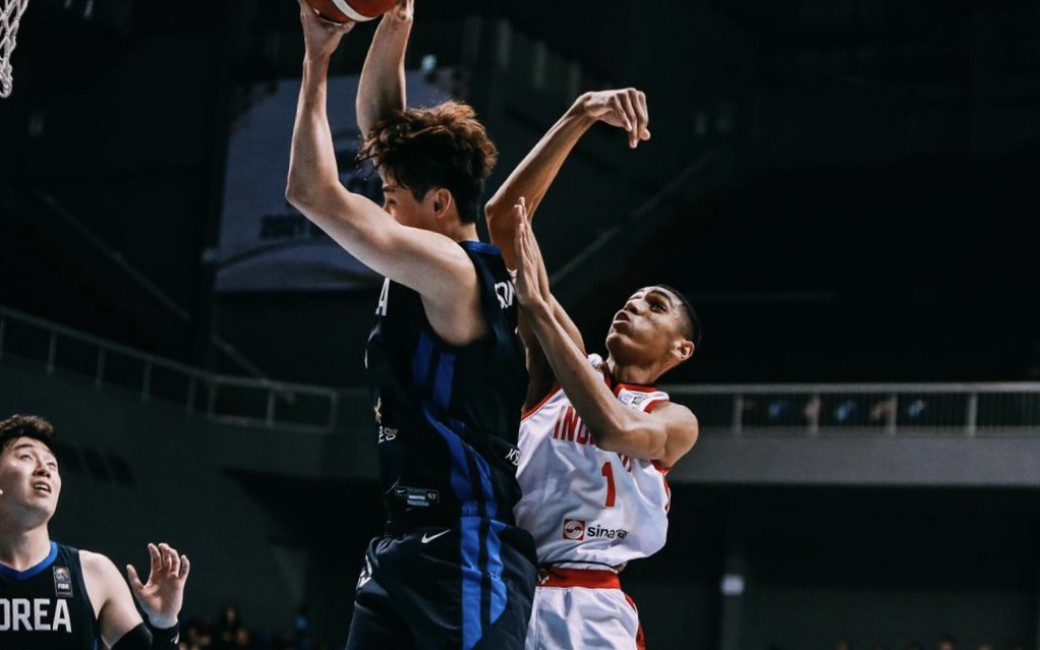 Sambutan Meriah Pecinta Basket untuk Derrick Michael