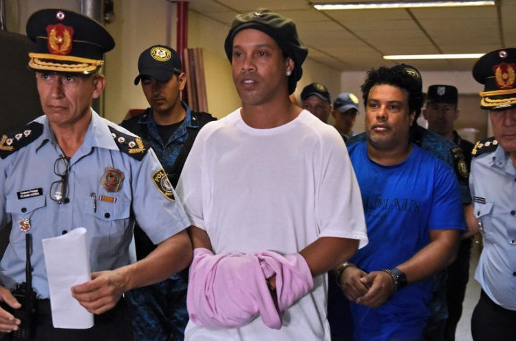 Bayar Uang Jaminan, Ronaldinho Akhirnya Bebas dari Penjara