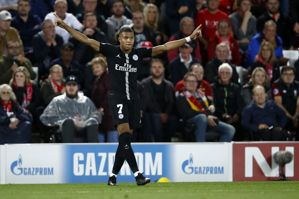 Bukan Ronaldo atau Messi, Anak Neymar Idolai Kylian Mbappe