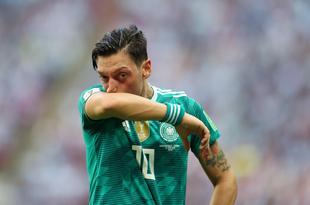 Lelah dengan Hujan Kritikan yang Diterimanya, Mesut Ozil Pensiun dari Timnas Jerman